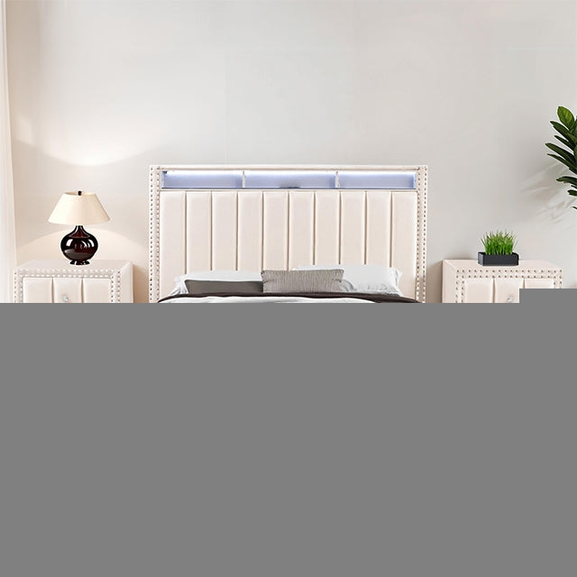 Farese Queen Bed w/ 2 Nightstands